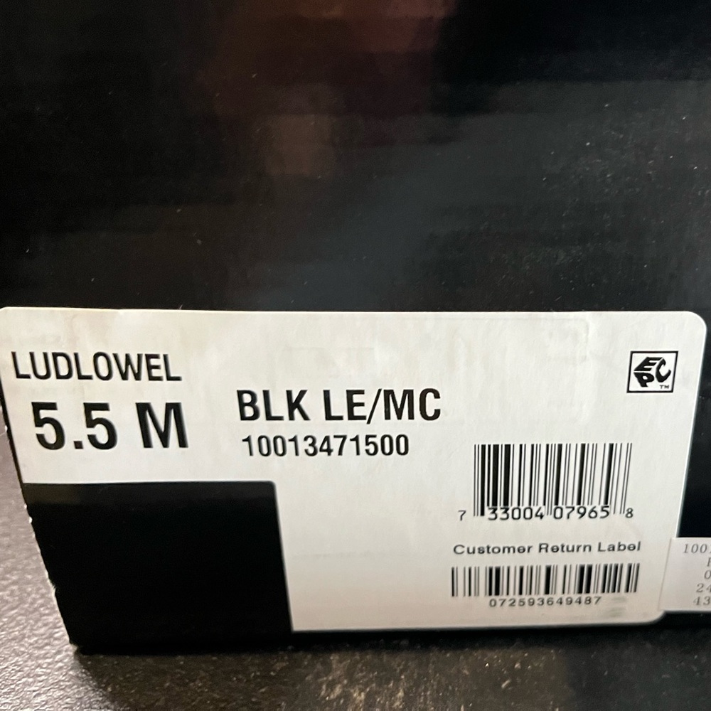 Alfani Woman’s Ludlowe Leather Almond boots - Picture 9 of 13